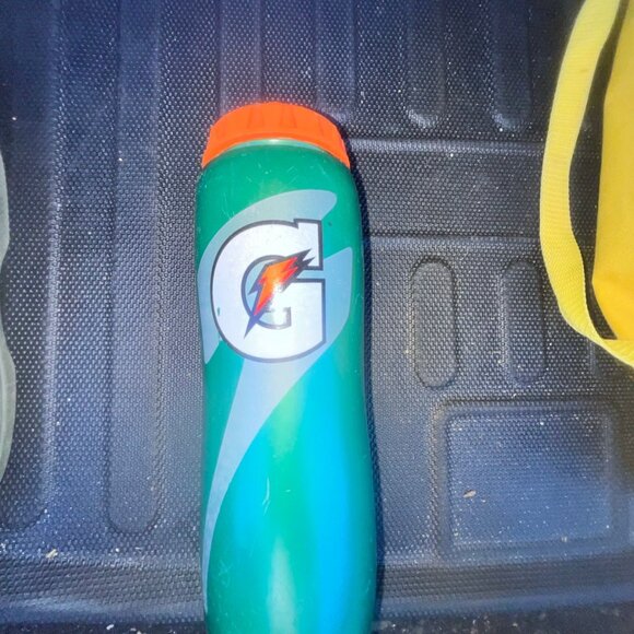 4-Pack Green Gatorade Squirt Bottles – 32oz & Mini Bottle - Picture 3 of 4